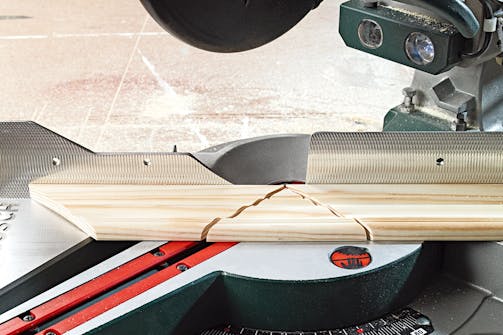 KAP GERINGSSAV TIL FINE SNIT I LISTER Kap og geringssav